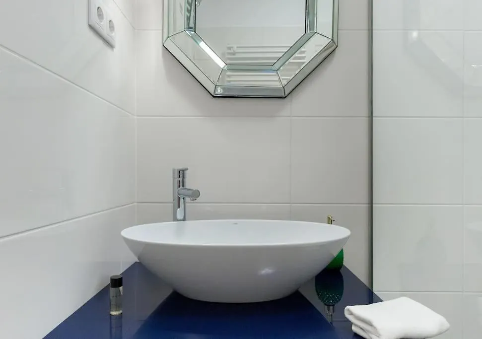 Apartment Grand & Luxurious In The Heart Of Budapest, 2Br & 2Bt