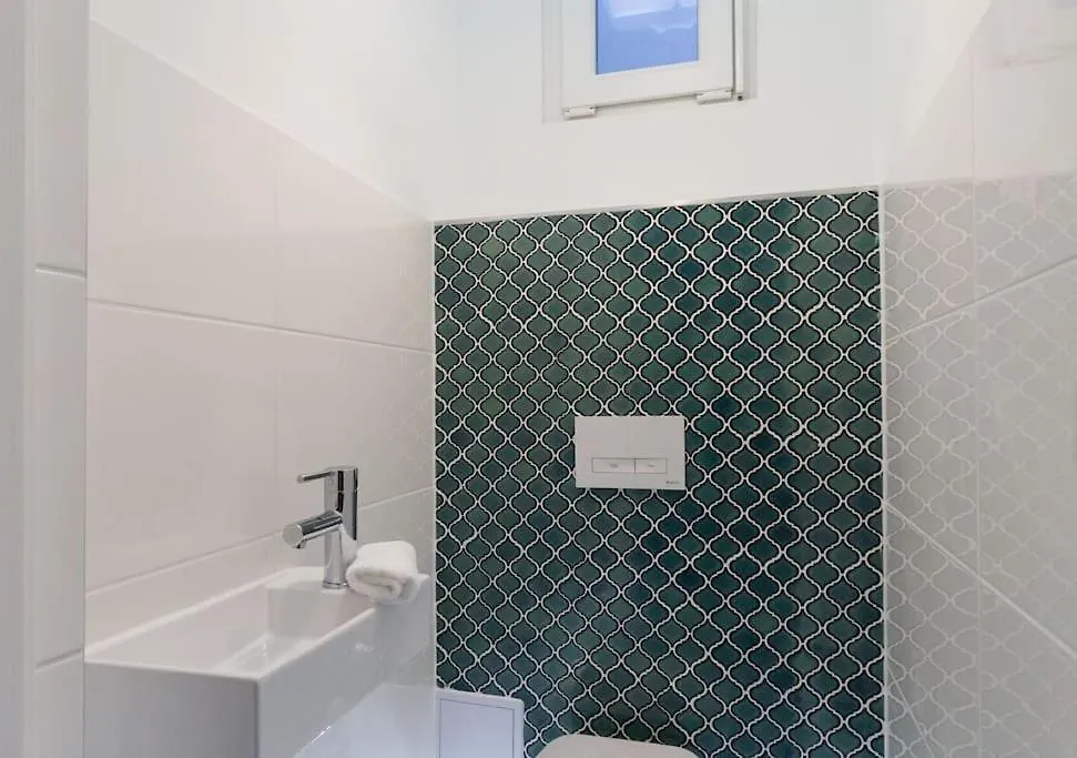 Grand & Luxurious In The Heart Of Budapest, 2Br & 2Bt Hungary