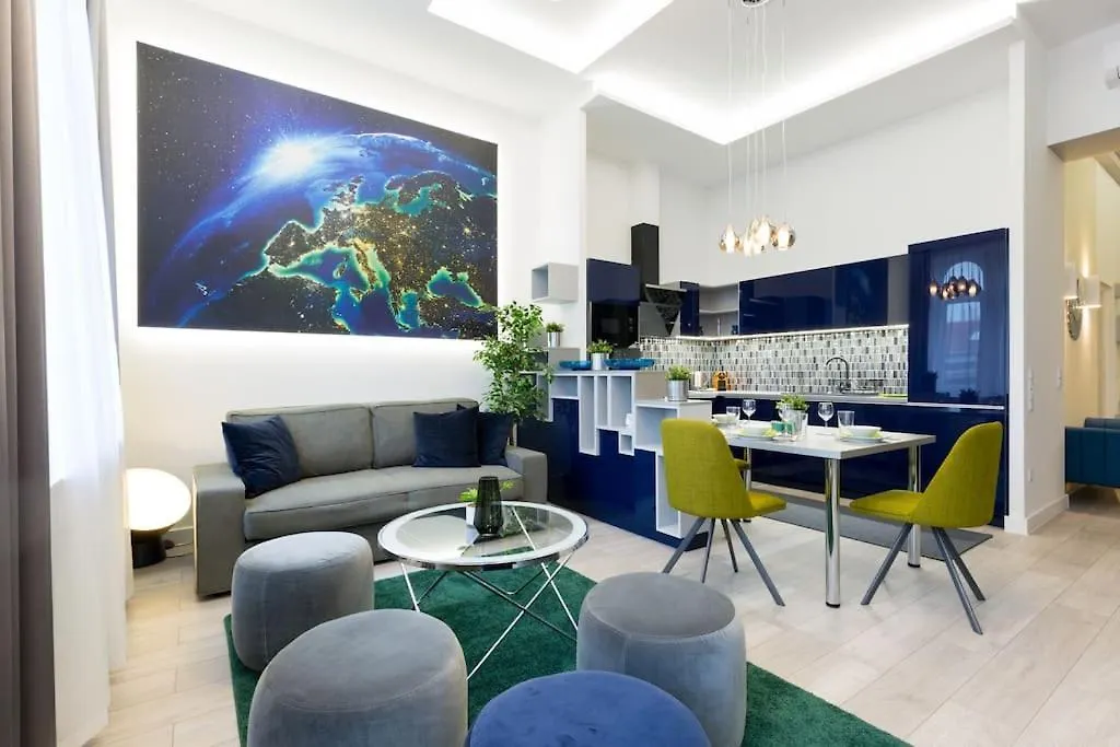 Grand & Luxurious In The Heart Of Budapest, 2Br & 2Bt Hungary