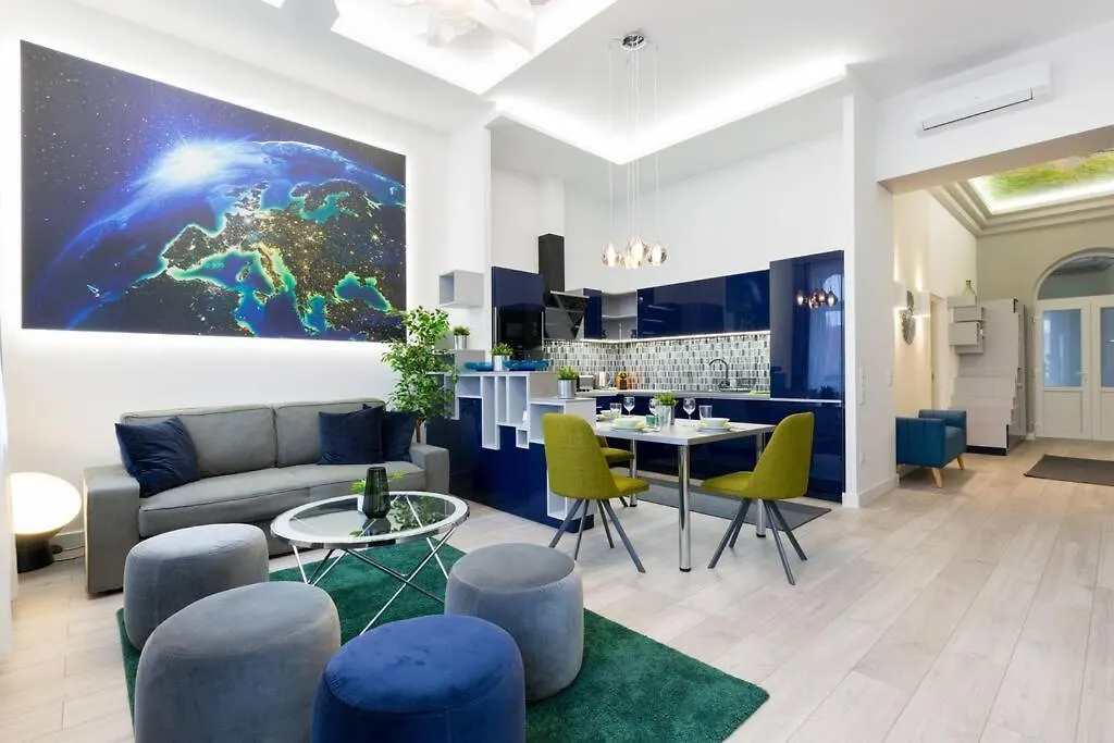 Grand & Luxurious In The Heart Of Budapest, 2Br & 2Bt 0*, Budapest Hungary