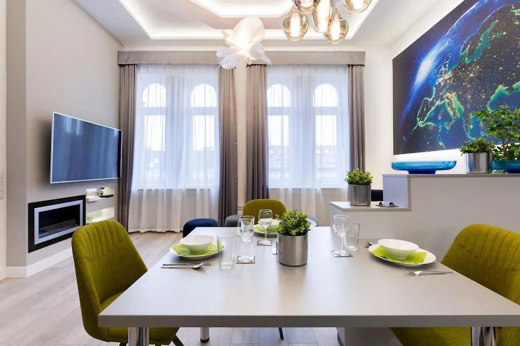 Grand & Luxurious In The Heart Of Budapest, 2Br & 2Bt Budapest