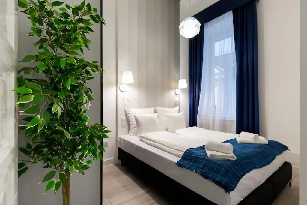 Grand & Luxurious In The Heart Of Budapest, 2Br & 2Bt Apartment