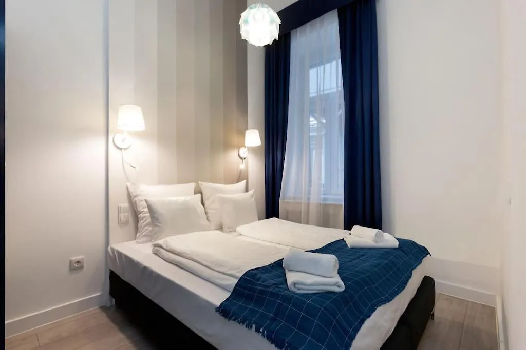 Grand & Luxurious In The Heart Of Budapest, 2Br & 2Bt