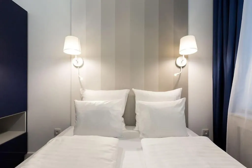 Grand & Luxurious In The Heart Of Budapest, 2Br & 2Bt