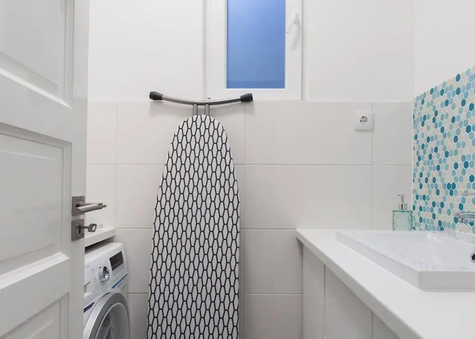 Grand & Luxurious In The Heart Of Budapest, 2Br & 2Bt Apartment Budapest