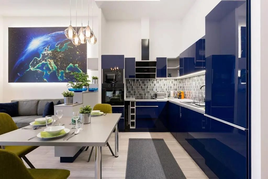 Grand & Luxurious In The Heart Of Budapest, 2Br & 2Bt 0*, Budapest Hungary