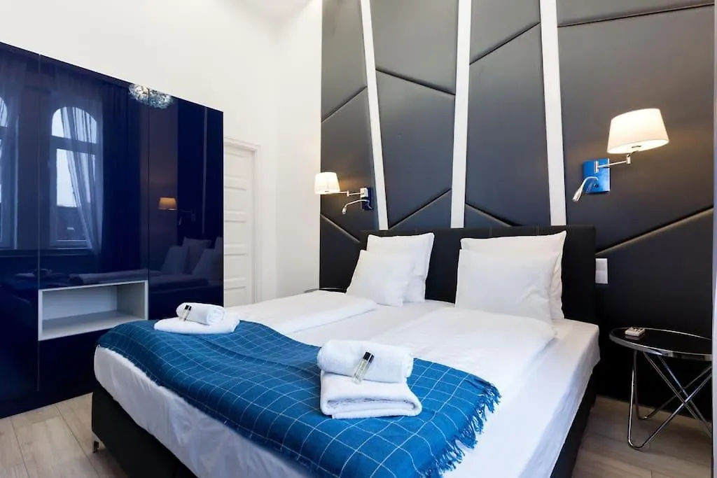Grand & Luxurious In The Heart Of Budapest, 2Br & 2Bt Lägenhet Budapest